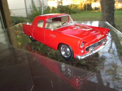 Coches diecast Kinsmart Ford Thunderbird 1955 rojo único dueño poco kilometraje:} Foto 1 de 4