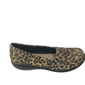Clarks Collection Women’s Size 7 Loafers Cheetah Leopard Flats Slip on - Picture 1 of 12