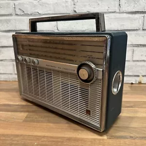 Panasonic T-100 AM FM Multi-Band Radio 4 band 12 Transistor - Picture 1 of 4