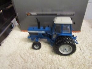 Universal Hobbies 1:32 Diecast Ford TW-30 4x2 Tractor with Box UH4024