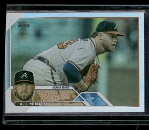 2023 Topps #159 A.J. Minter Rainbow Foil Atlanta Braves - Picture 1 of 2
