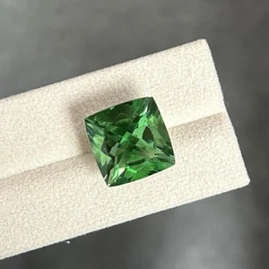 21.62 CTS_ INTENSE GREEN FINE LUSTER 100% NATURAL GREEN FLOURITE - Picture 1 of 4