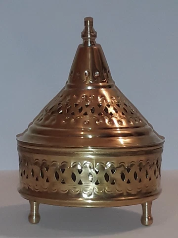 Small Moroccan Taifour are used as, chocolate boxe, a decoration, and a gift box Cover