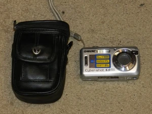 Cámara digital compacta Sony Cyber-Shot DSC-S600 6,0 MP 3x zoom EXCELENTE ESTADO. - Imagen 1 de 2