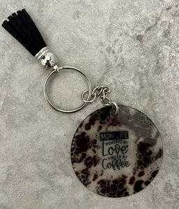Acryl Schlüsselanhänger mit Quaste Mom Life Kaffee - Bild 1 von 1
