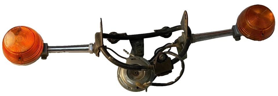 Honda XL250 XL 250 1975 Motosport OEM señales de giro delanteras con soporte HM 329 72-75 Foto 1 de 4