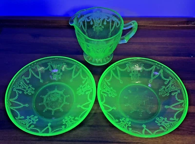 Vintage Anchor Hocking Cameo Green Ballerina Rare Cereal Bowls and Creamer Glow - Image 1 of 4