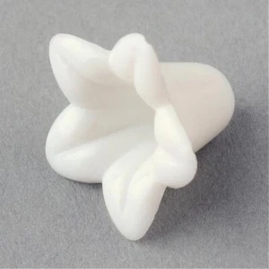 Flower Shape Beads Plastic Trumpet Opaque White 17mm x 17mm Hole 1.5mm 50pcs - Picture 1 of 4