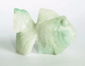 HAND- MADE NATURAL GREEN JADE GOLD FISH FIGURINE CARVING 4 DESK ORNAMENT/COLLECT - Picture 1 of 4