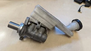 NISSAN JUKE 2019 F15 1.6 PETROL AUTOMATIC BRAKE MASTER CYLINDER 32070588 - Picture 1 of 2