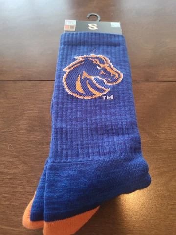 Nice Strideline Boise State Broncos Size M/L Socks. NWT Cover