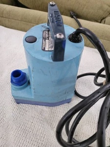 Little Giant 5-MSP 115v 1/6 HP Submersible Utility Pump Works Video! - Picture 1 of 5