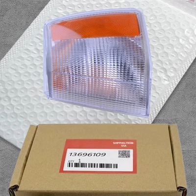 Right Passenger Side Turn Signal/Corner Light Lens FOR Volvo 960 740 1990-1995 - Image 1 of 4