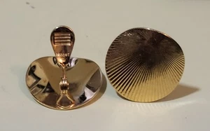 Beautiful Gold Tone Monet Shell Clipon Earrings - Picture 1 of 6