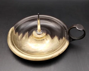 Verzierter Aschenbecher aus Metall - Unterbewusstes Design - Bild 1 von 6