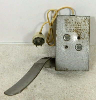 Ножной регулятор PFAFF 130 со шнуром Западная Германия - Изображение 1 из 3