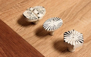 White Vintage Cast Iron Ribbed Cabinet Cupboard Chest Drawer Knobs Pulls Handles - Picture 1 of 9