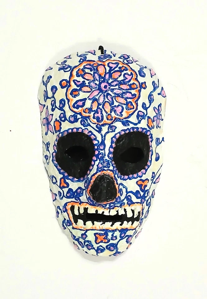 Day of the Dead 骷髅面具在黑暗中发光 - 一种糖头骨 — 第 1/4 张图片
