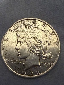 1922 D PEACE SILVER DOLLAR High Luster Beautiful Coin - Picture 1 of 6