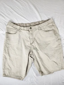 Riders by Lee Shorts 38 Men Beige Casual Relaxed Fit Flat Front Cotton Blend - Picture 1 of 11