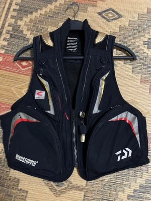 Daiwa специальный рыболовный жилет M размер хорошее состояние товара - Изображение 1 из 3