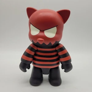 2003 Rare Toy2R 8" Qee Bear Vinyl Black & Red Freddy Cat - Picture 1 of 7