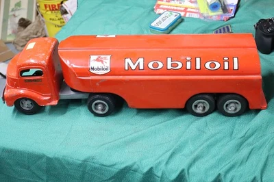 Reboque e caminhão trator Smith Miller Smith Mobil óleo/gás - Imagem 1 de 4