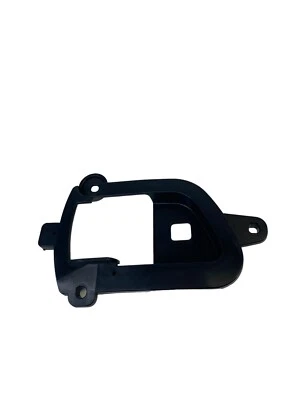 2007 2008 Mitsubishi Outlander Front Right Interior Door Handle Bezel SPC01650 - Image 1 of 4