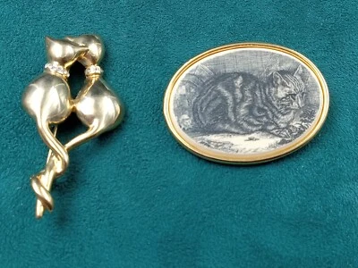 Cat pins MMA Museum of modern arts + cat friends gold tone - Image 1 of 4