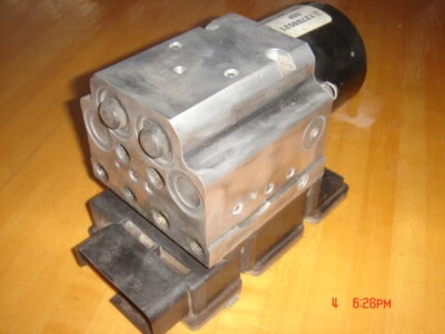 Bomba TRW ABS para Saab 9-3 Foto 1 de 3