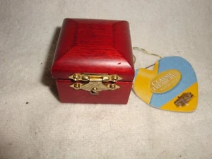 CLASSIC TREASURES CHERRY FINISH RING BOX W/TAG 007 - Picture 1 of 2