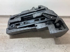 RADHEBER WERKZEUGSATZ 13299889 FÜR VAUXHALL CORSA D 2008 - Bild 1 von 7