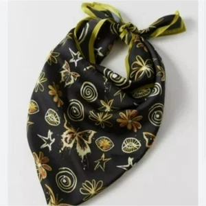 NEU URBAN OUTFITTERS ZORA SEIDIG QUADRATISCH SCHWARZ SATIN SCHWARZ GRÜN SCHMETTERLINGSBLUME - Bild 1 von 6