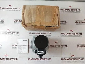 Honeywell ve4050a1176 gas valve - Picture 1 of 11
