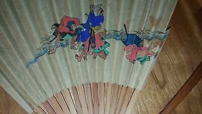 Vintage Chinese Fan With Beautiful Painted Scene Depiction Measures 13 Inches • 15$