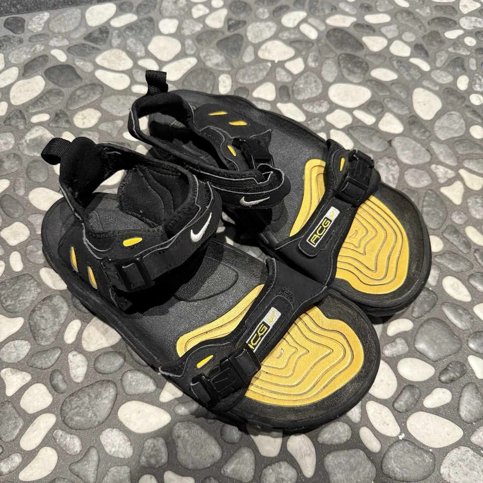 Nike Mujer Zapatos Air ACG Deschutz Talla 9M Sandalia Atlética Senderismo Usado Foto 1 de 4