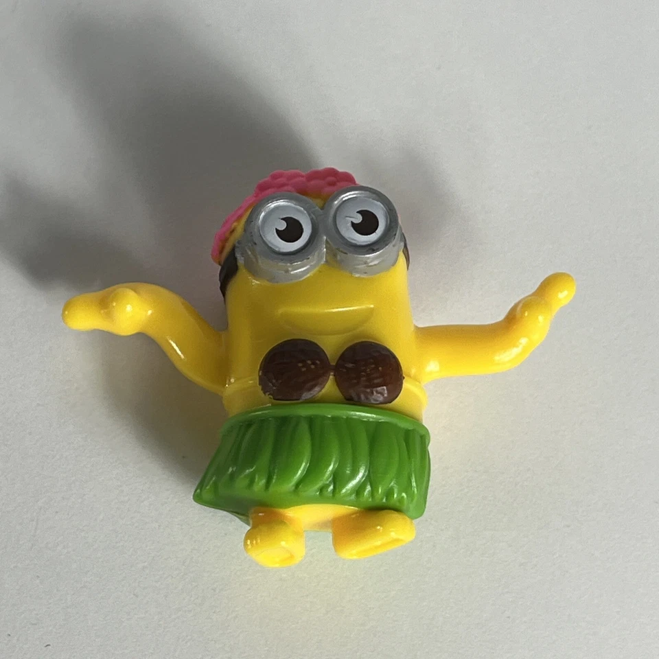 Mini estatuilla hawaiana de 2" de juguete McDonald's Happy Meal Minion Hula Dancing Foto 1 de 4