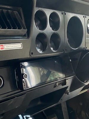 7" Single DIN Car Stereo with Apple CarPlay & Android 12 | Fits HQ-WB HOLDEN - Image 1 of 4