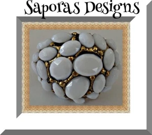 Antique Theme White Beaded Ring Gold Tone Size 6.5 - Picture 1 of 1