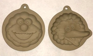Moldes de galletas de gres Sesame Street Wilton 1998 Henson Big Bird y Elmo - Imagen 1 de 4