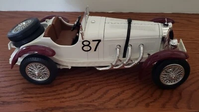 BURAGO ESCALA 1/18 BLANCO Y GRANATE MERCEDES BENZ SSK COCHE DE CARRERAS FUNDIDO A PRESIÓN COLECCIONISTAS Foto 1 de 4