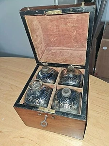 ANTIQUE GEORGIAN ROSEWOOD TANTALUS WITH 4 GEORGIAN DECANTERS / WITH KEY 1700'S - Picture 1 of 11