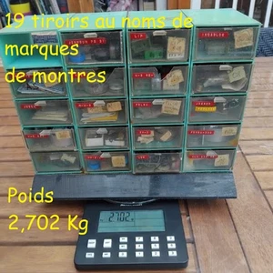 Lot de la boite Verte annotée des marques - 2,702 kg - 9 photos - Picture 1 of 24