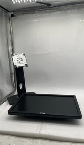 Dell P1913T LCD 19 inch Monitor REV A00 DisplayPort VGA DVI USB with Stand - Picture 1 of 6
