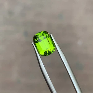 Natürlicher Peridot Apfelgrün Farbe Kissenschliff lose Edelstein - 4,62 Karat - Bild 1 von 9