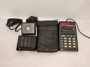 Vintage Hewlett Packard HP-35 wissenschaftlicher Taschenrechner mit Netzteil & Etui - Bild 1 von 12
