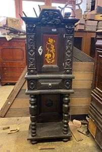 Barockkabinettschrank, Dunkle Eiche mit Nussbaumintarsie, LA 005-23 - Bild 1 von 1