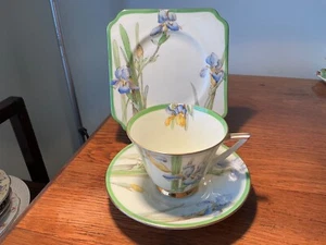 Lovely Vintage 1946 Royal Doulton trio, cup, saucer, plate, Iris pattern VGC - Picture 1 of 6