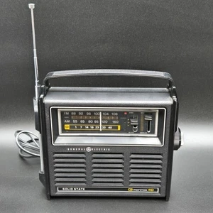 VTG General Electric 7-2914A AM/ FM Portable Radio Solid State CB Monitor 40 - Picture 1 of 8