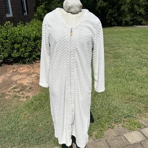 Classic Elements White Fleece Full Zip Womens Robe Chevron Pattern Size Medium - Picture 1 of 11